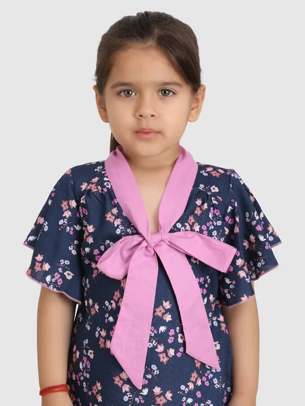 Jelly_Jones_V'neck_collar_band_knot_TOP-Navy_blue