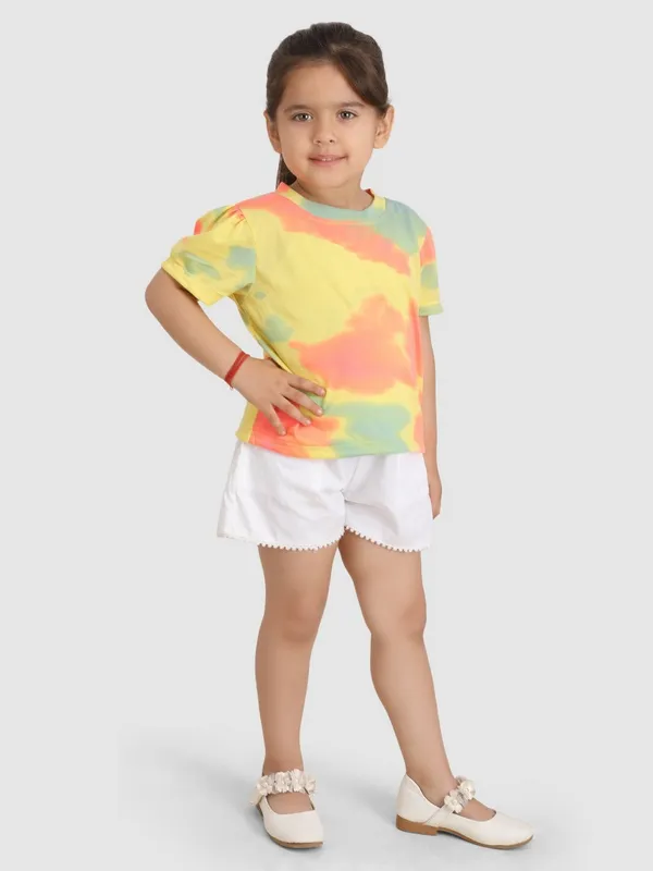 Yellow_Self_Design_Cotton_Blend_Regular_T_Shirt__For_Girls