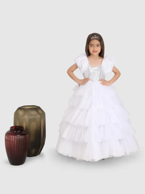 Jelly_Jones_White_Flared_Gown_with_sequence_embellishment