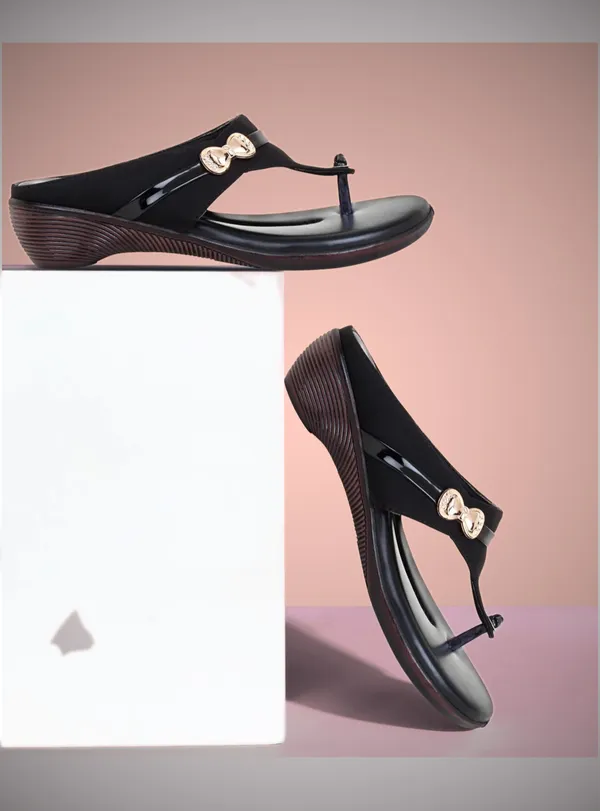 Acknew_Black_Colour_Flat_Slipper_For_Women_&_Girls__|_Stylish_And_Comfortable_Casual_Sandal_|_Women's_Footwear_|Girls_Footwear
