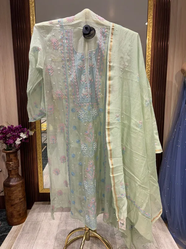 Pure_light_green_mul_chikankari_kurta_set