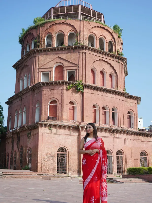 Red_georgette_chikankari_saree