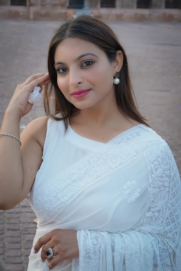 White_dyeable_pure_georgette_chikankari_saree_NF5006