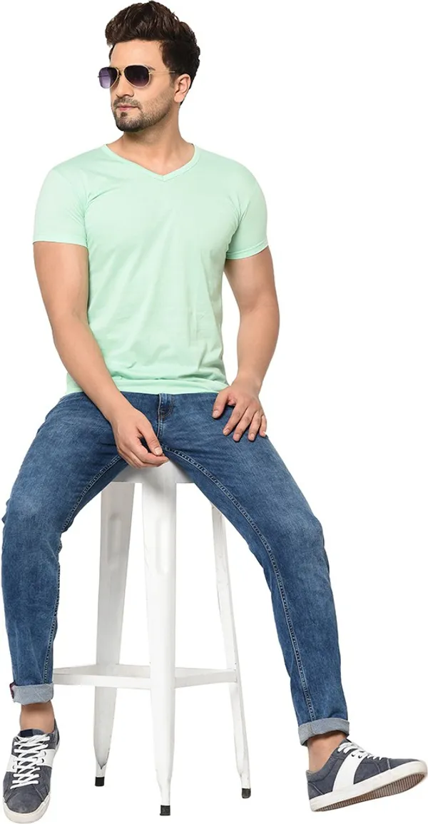 Green_Cotton_Solid_V_Neck_Regukar_Fit_T-Shirt_for_men