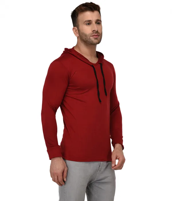 Maroon_Cotton_Solid_Scoop_Neck_Regukar_Fit_T-Shirt_For_Men