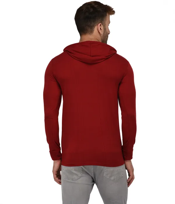 Maroon_Cotton_Solid_Scoop_Neck_Regukar_Fit_T-Shirt_For_Men