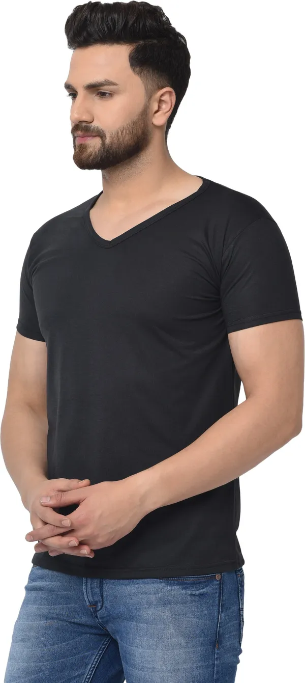 Black_Cotton_Solid_V_Neck_Regukar_Fit_T-Shirt_for_men