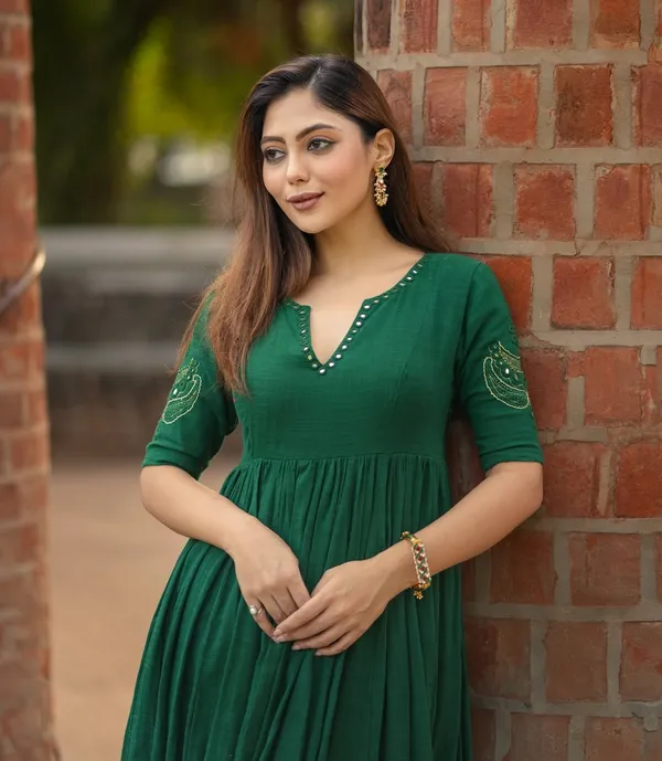 Emerald_Grace_Mirror_Work_Anarkali_Set