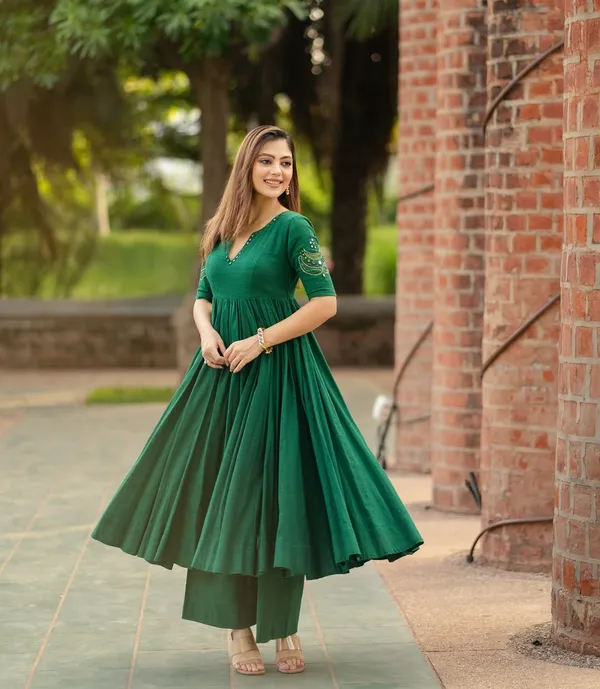 Emerald_Grace_Mirror_Work_Anarkali_Set