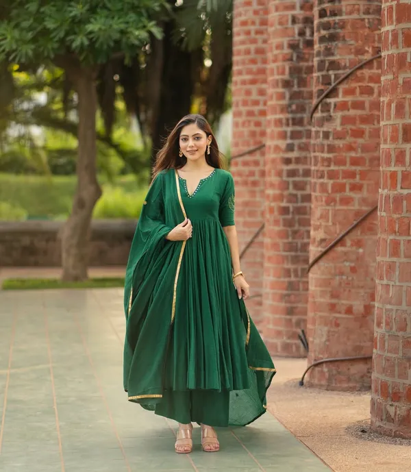 Emerald_Grace_Mirror_Work_Anarkali_Set