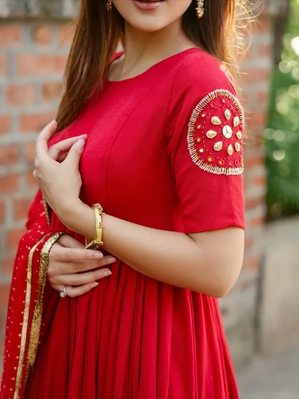 Ruhani_Red_Embroidered_Anarkali_Set