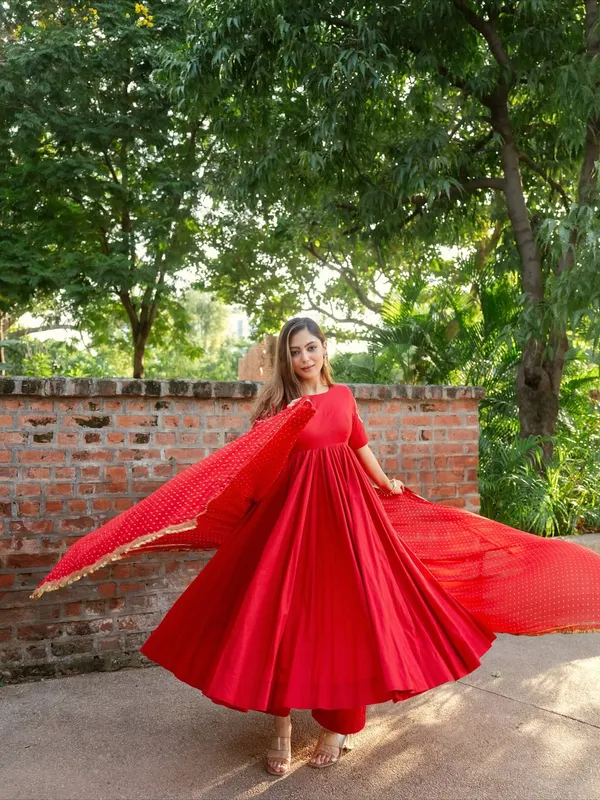 Ruhani_Red_Embroidered_Anarkali_Set