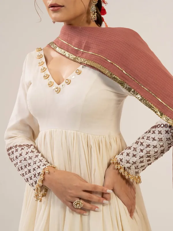 Safed_Noor_Ivory_Anarkali_Set