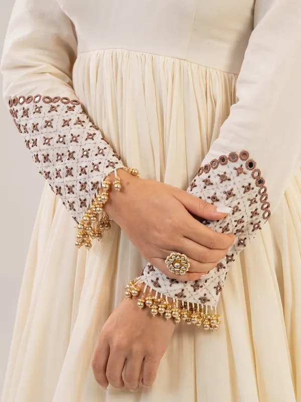 Safed_Noor_Ivory_Anarkali_Set
