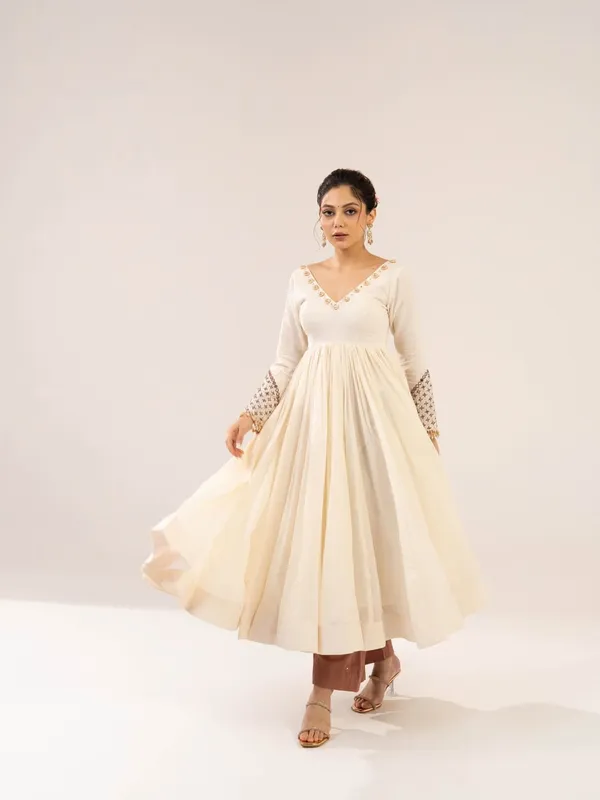 Safed_Noor_Ivory_Anarkali_Set