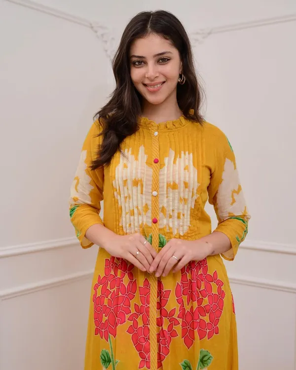 Floral_Charm_Yellow_Kurta_Set