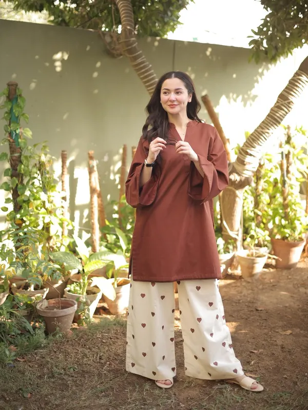 Brown_Solid_Dress_with_Heart_Print_Pants