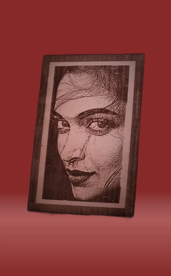 Deepika_Padukone_Beige_Wood_Engraved_Wall_Frame_|_For_Wall_Decoration