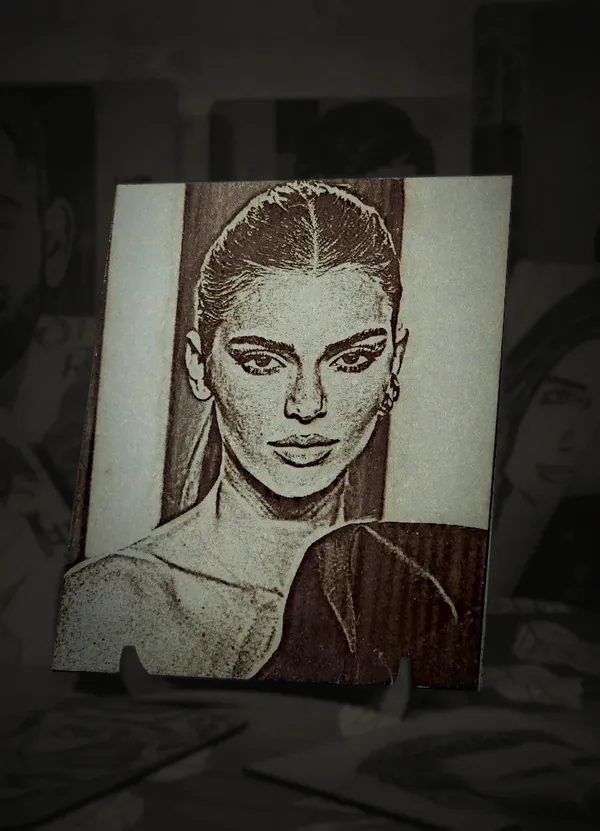 Kendall_Jenner_Green_Wood_Engraved_Wall_Frame_|_For_Wall_Decoration
