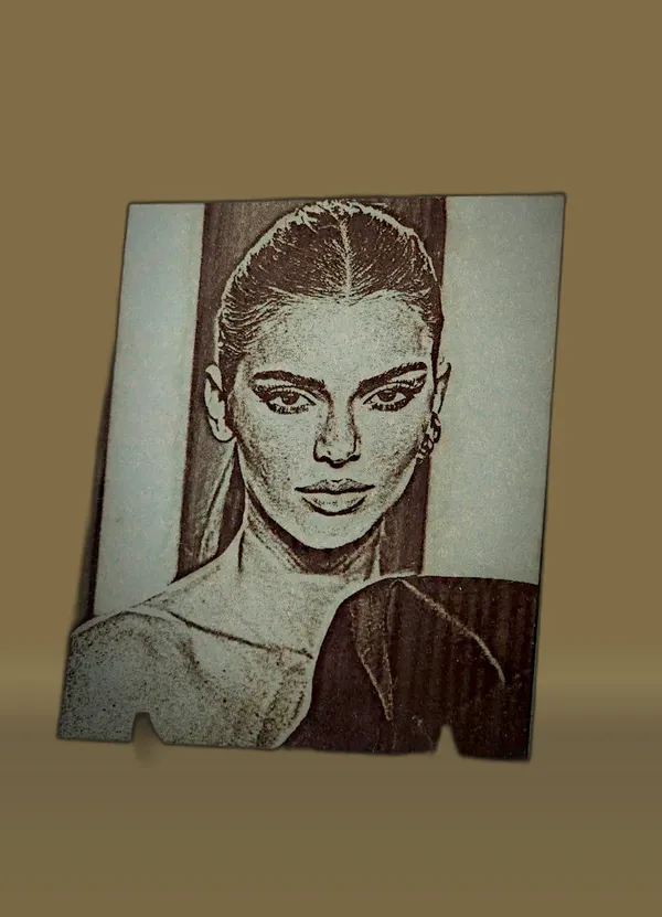 Kendall_Jenner_Green_Wood_Engraved_Wall_Frame_|_For_Wall_Decoration