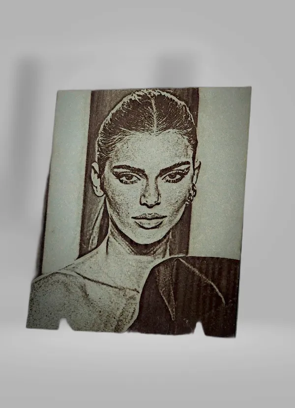 Kendall_Jenner_Green_Wood_Engraved_Wall_Frame_|_For_Wall_Decoration