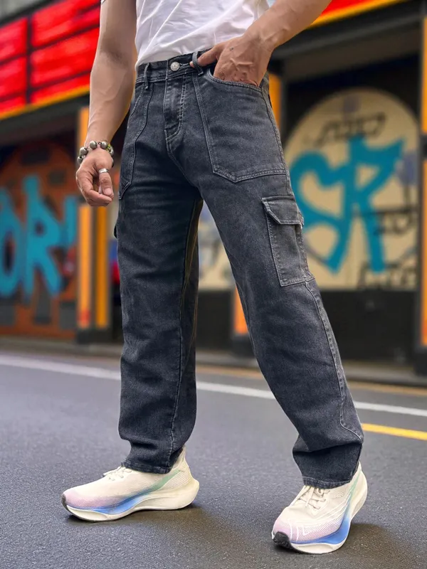 BLACK_BAGGY_CARGO_JEANS_FOR_MEN