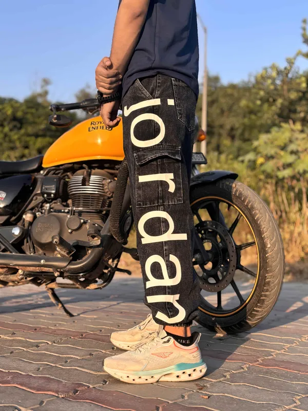 JORDAN_BLACK_LOOSE_FIT_PURE_COTTON_JOGGER_FIT_JEANS_FOR_MEN.