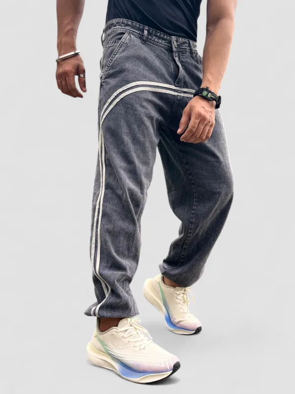 Men's_Stylish_Relaxed_Fit_Denim_Jeans_with_Side_Stripes