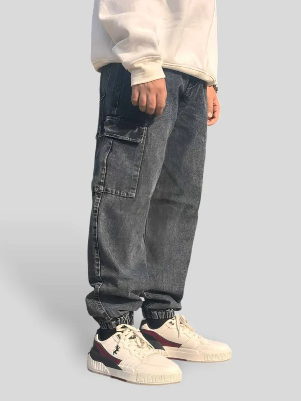 NIKE_BLACK_LOOSE_FIT_PURE_COTTON_JOGGER_FIT_JEANS_FOR_MEN.