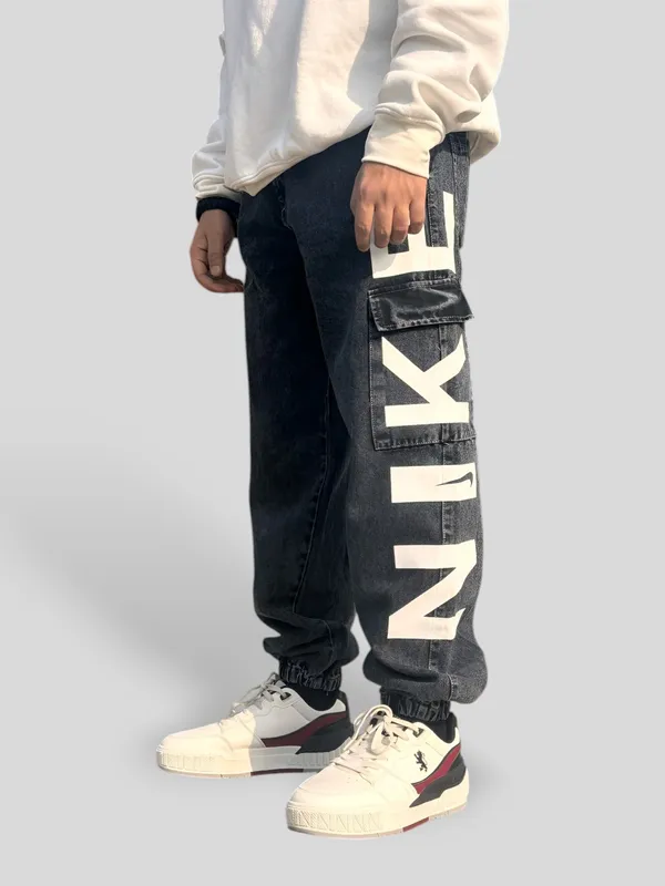 NIKE_BLACK_LOOSE_FIT_PURE_COTTON_JOGGER_FIT_JEANS_FOR_MEN.