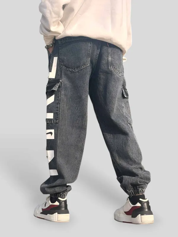 NIKE_BLACK_LOOSE_FIT_PURE_COTTON_JOGGER_FIT_JEANS_FOR_MEN.