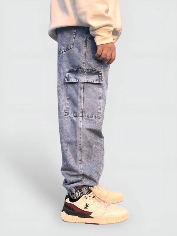 NIKE_LIGHT_BLUE_LOOSE_FIT_PURE_COTTON_JOGGER_FIT_JEANS_FOR_MEN.