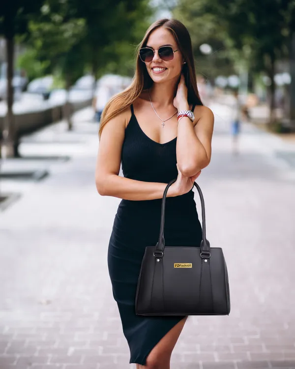 Black_Pu_Shoulder_Bag_For_Women
