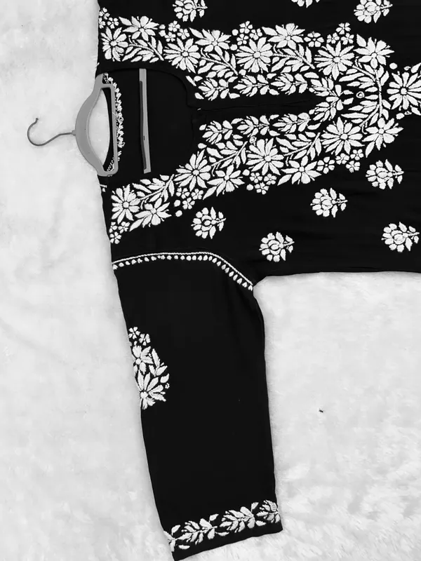 Authentic_Lucknowi_Modal_Chikankari_Kurti