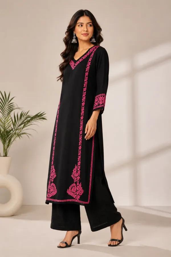 Black_Kurti_with_Pink_Ghaspatti_Thread_Work