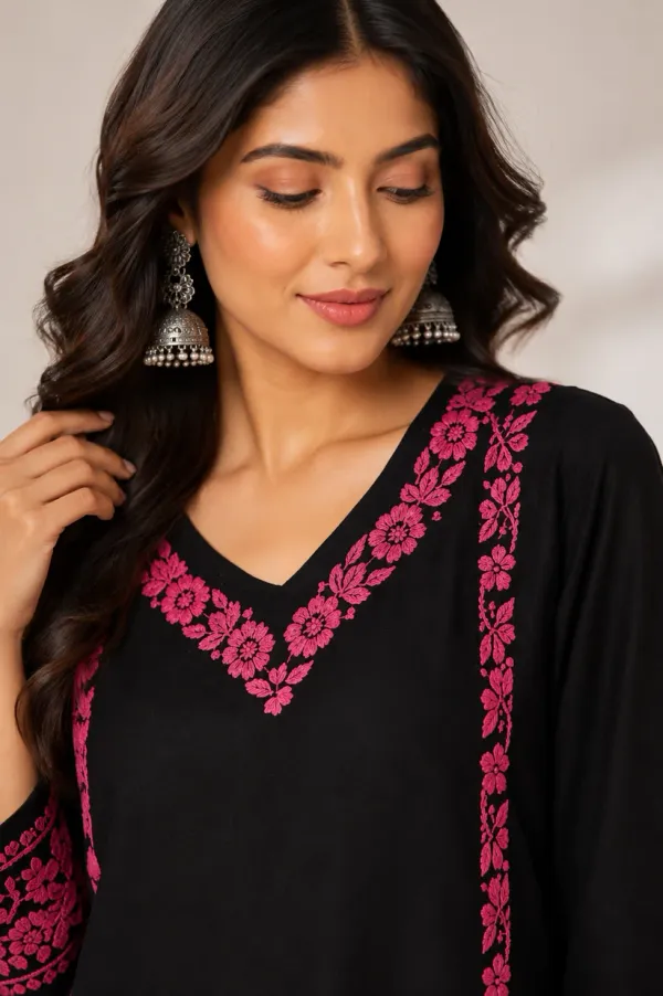 Black_Kurti_with_Pink_Ghaspatti_Thread_Work