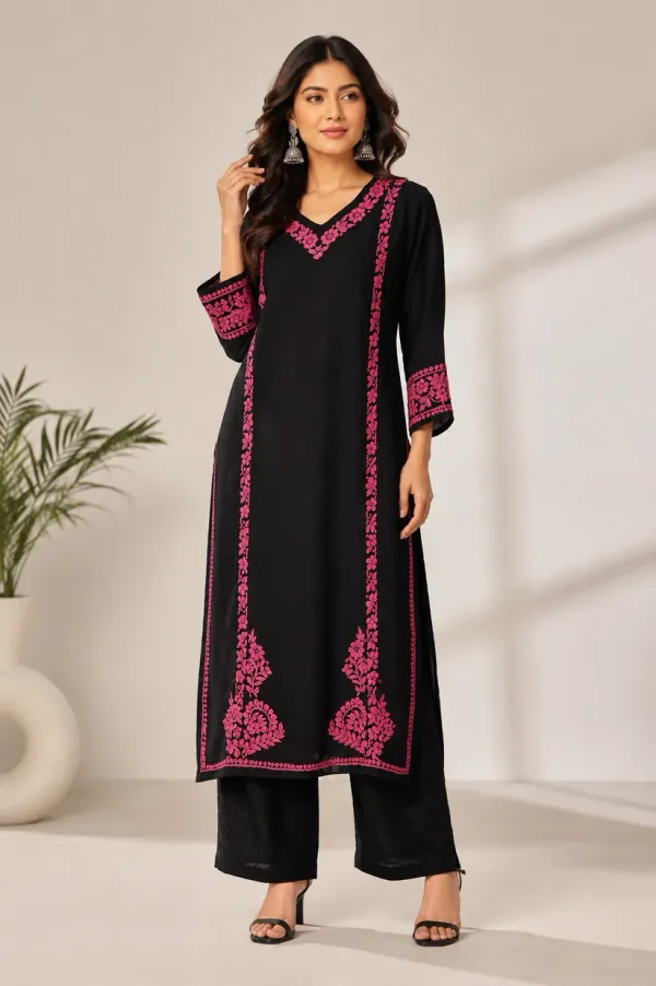 Black_Kurti_with_Pink_Ghaspatti_Thread_Work