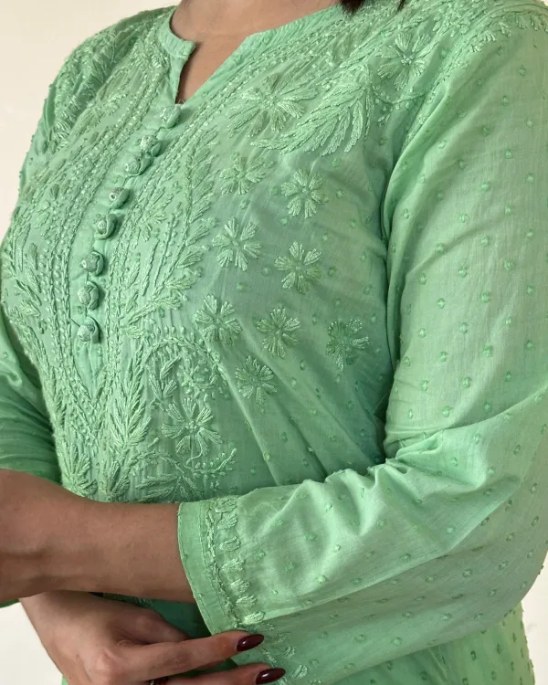 Chikankari_Dobby_Cotton_Kurti_For_Womens