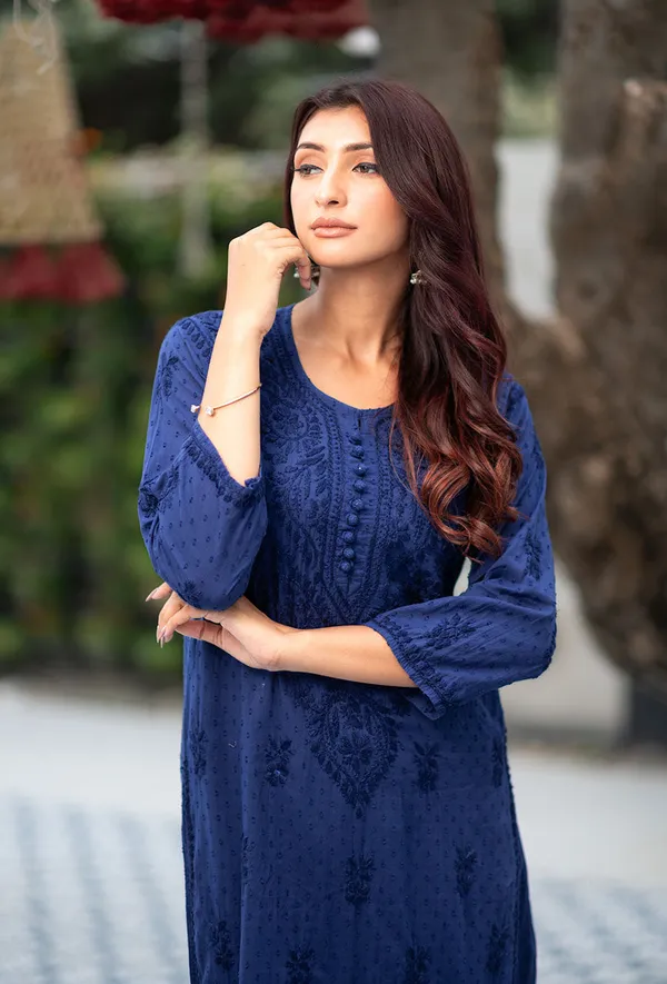 Chikankari_Dobby_Cotton_Kurti_For_Womens