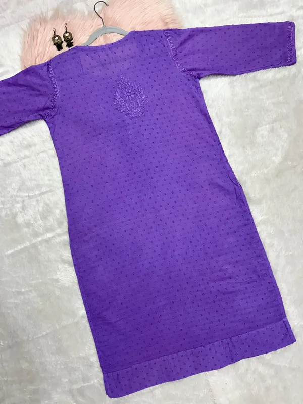 Chikankari_Dobby_Cotton_Kurti_For_Womens