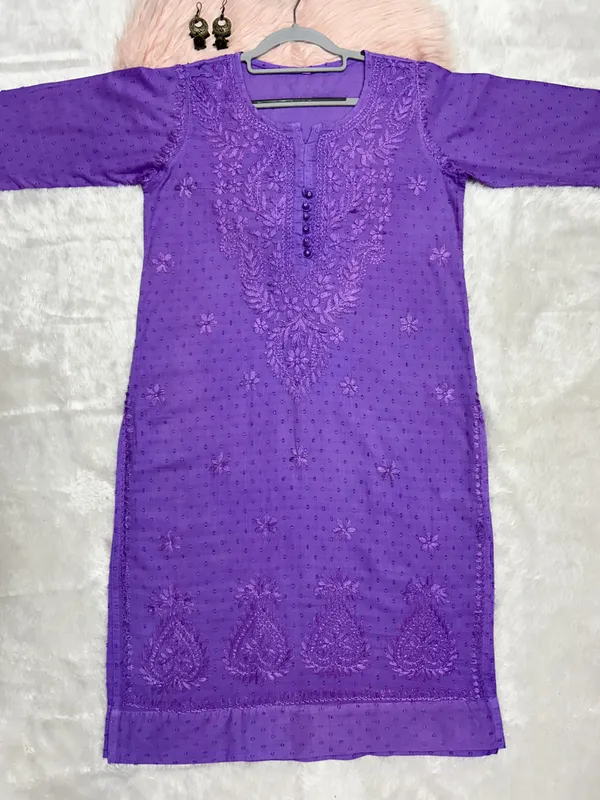 Chikankari_Dobby_Cotton_Kurti_For_Womens