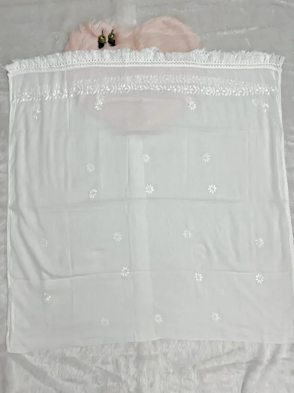 White_Mul_Cotton_Lucknowi_Chikankari_Hand_Embroided_Dupatta_For_Women
