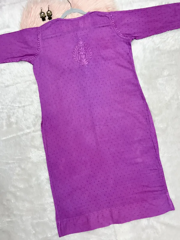 Chikankari__Dobby_Cotton_Kurti_For_Womens