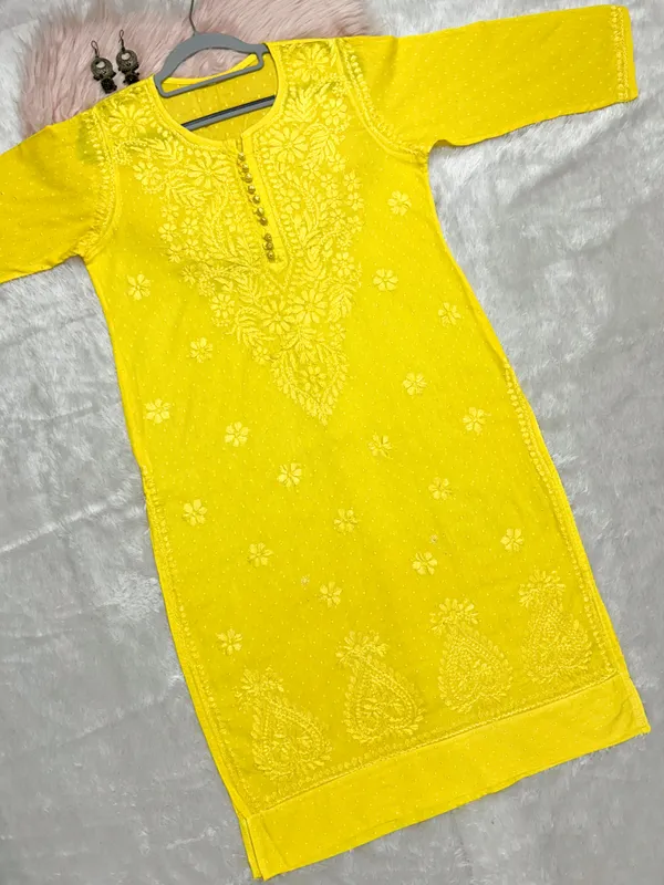 Chikankari__Dobby_Cotton_Kurti_For_Womens