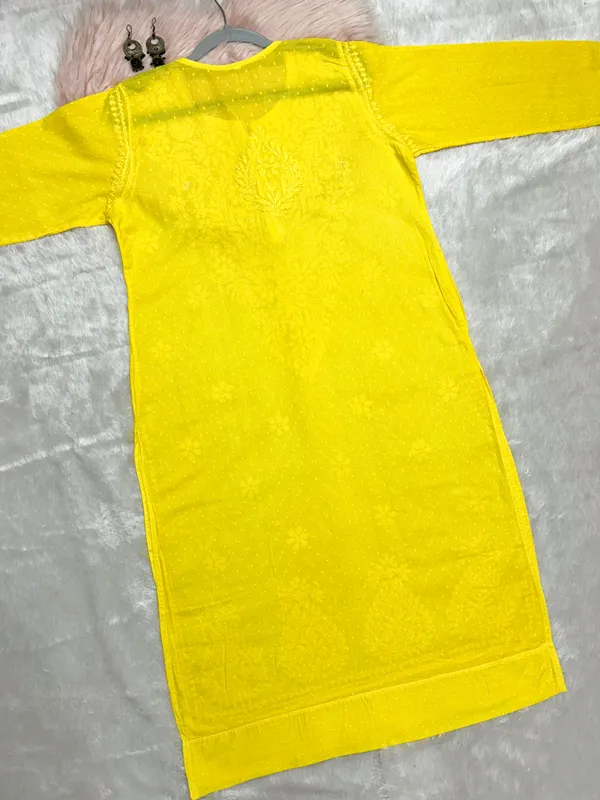 Chikankari__Dobby_Cotton_Kurti_For_Womens