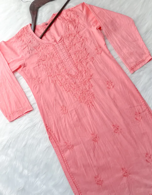 Classic_Cotton_Chikankari_Kurti_–_Light,_Elegant_&_Timeless