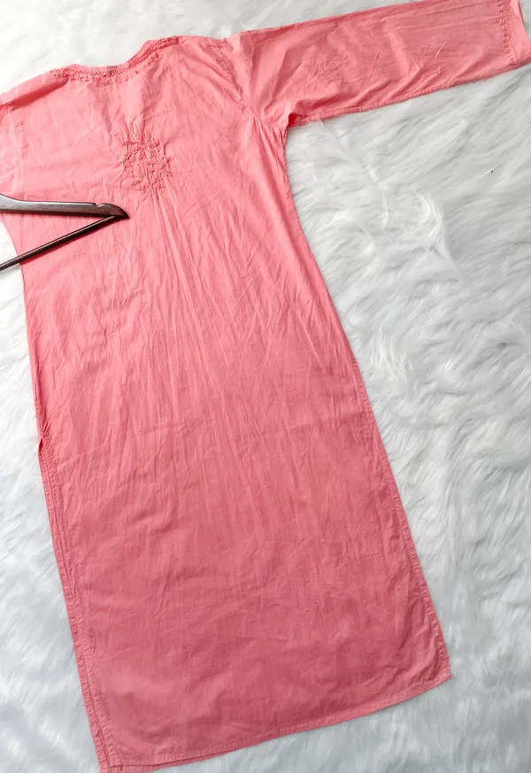 Classic_Cotton_Chikankari_Kurti_–_Light,_Elegant_&_Timeless