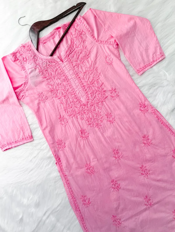 Classic_Cotton_Chikankari_Kurti_–_Light,_Elegant_&_Timeless