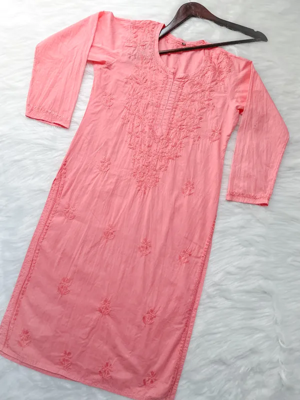Classic_Cotton_Chikankari_Kurti_–_Light,_Elegant_&_Timeless