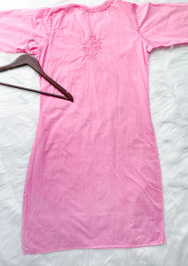 Classic_Cotton_Chikankari_Kurti_–_Light,_Elegant_&_Timeless
